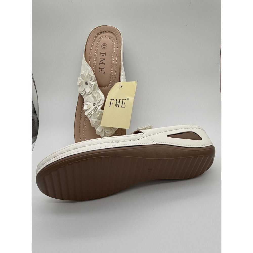 FME White Floral Wedge Sandals – Women’s Size 41 – New with Tags
